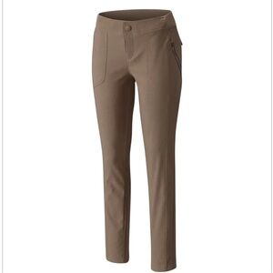 Columbia Utility Hiking Pants Bryce Canyon Color Truffle Women’s Size Large